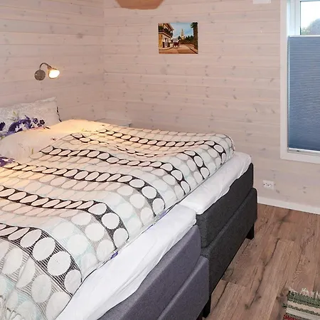 Сasa de vacaciones 8 Person In Aram Sandvik (More og Romsdal)