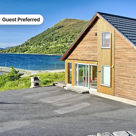 8 Person In Aram Feriehus *